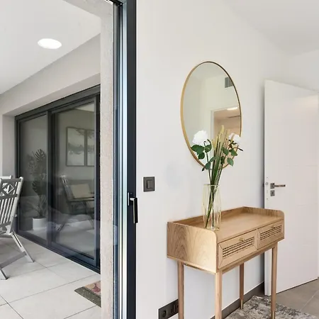 Luxueux - Parking Prive - Piscine - Cc Apartment