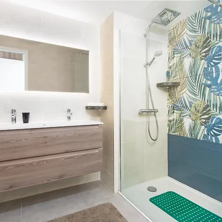 Luxueux - Parking Prive - Piscine - Cc Beausoleil